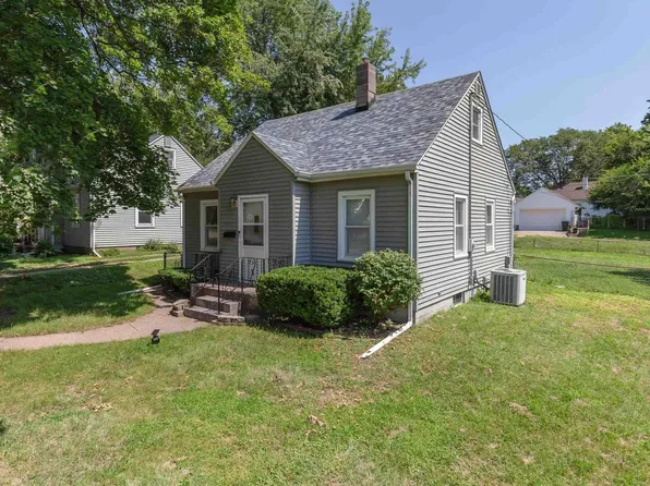 3413 Fillmore St, Davenport, IA 52806