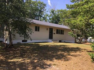 11 Carnegie St, South Toms River, NJ 08757