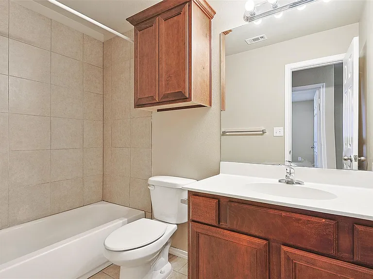 819 Parkplace Rdg — Photo 12
