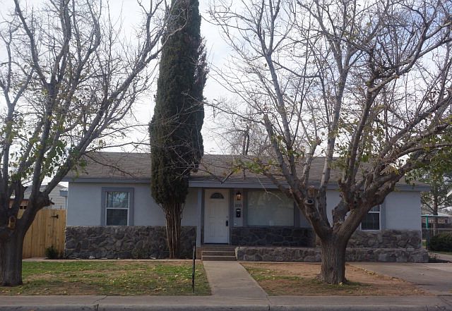 1st image of 305 McKnight Dr