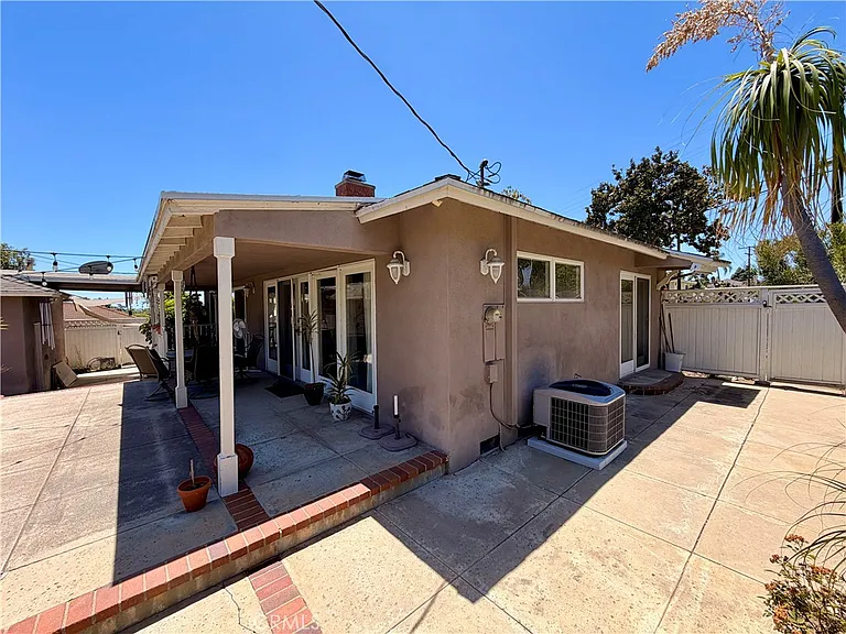 800 N Richman Ave — Photo 19