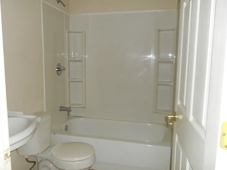 9302 Woodcrest Rd — Photo 6