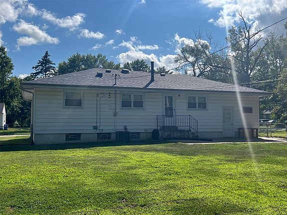 5th image of 365 Monterey Dr