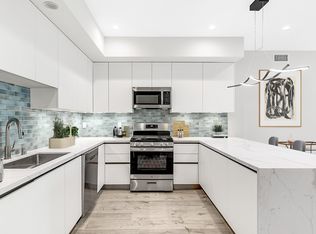 5820 La Mirada Ave #302, Los Angeles, CA 90038