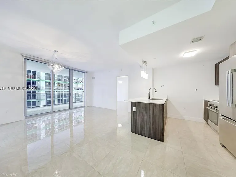 488 NE 18th St #2304 — Photo 2