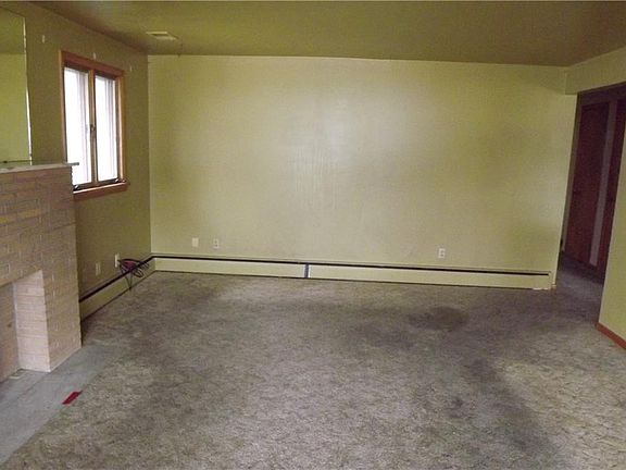 4th image of 408 Bond St