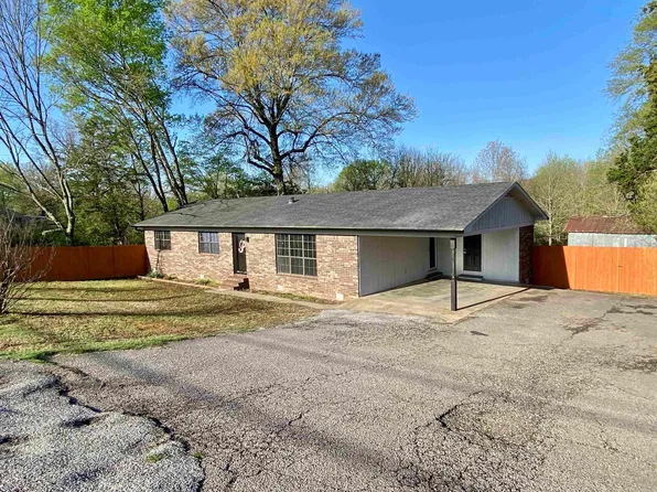 209 N Ray Rd, Clarksville, AR 72830