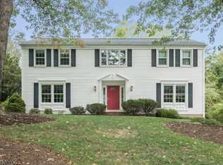 5 Seward Pl, Chester, NJ 07930