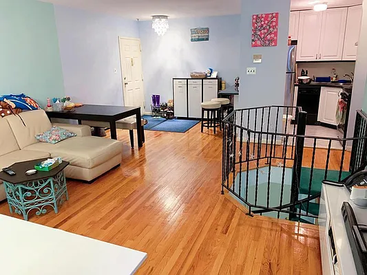 Sold by Remax Edge | media 2