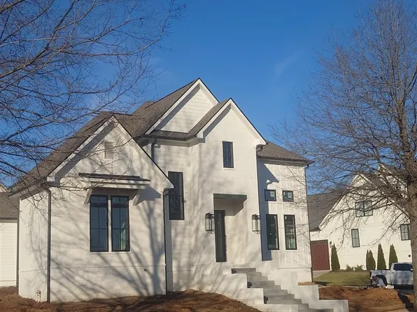 700 Village Way, Bowling Green, KY 42103