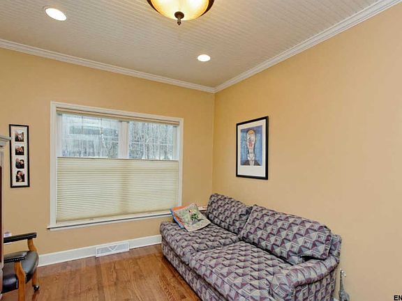 5th image of 42 Walden Cir