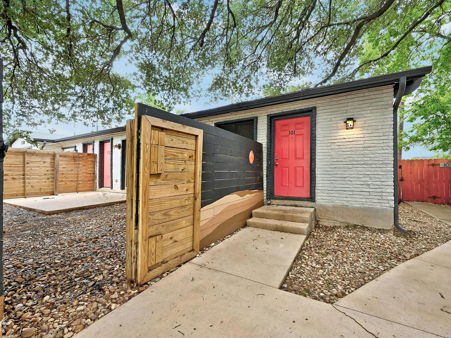 4802 W Wind Trl — Photo 2