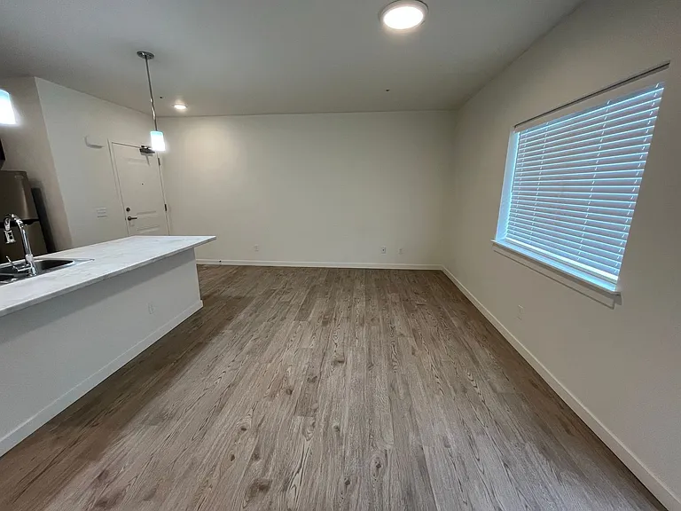 Lexington Sky Apartments — Photo 54