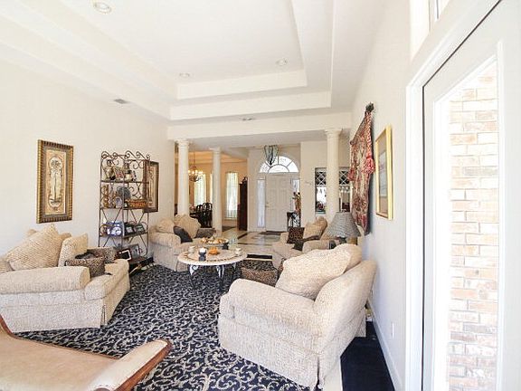 3rd image of 301 Toucan Ave