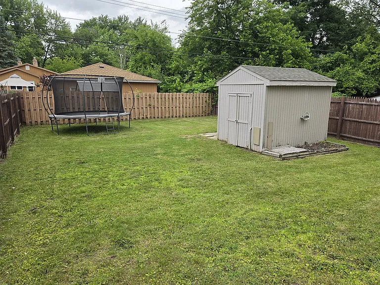 8533 Nancy Ave — Photo 5