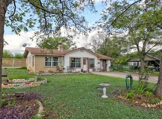 2909 Nichols St, Kerrville, TX 78028
