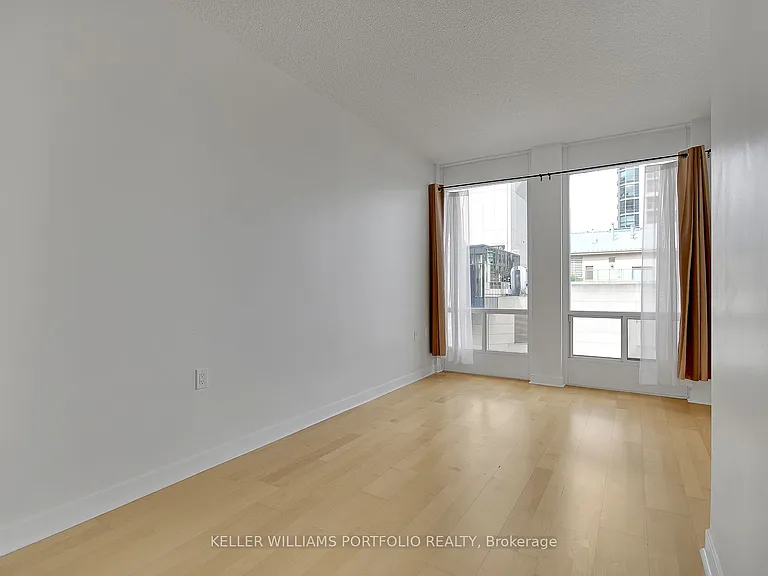 85 Bloor St E #1204 — Photo 7