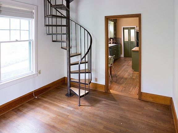5th image of 2831 Shoal Crest Ave