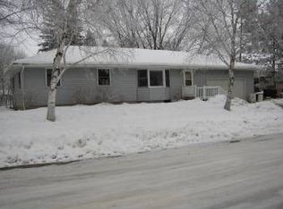 300 Spruce Dr E, Annandale, MN 55302