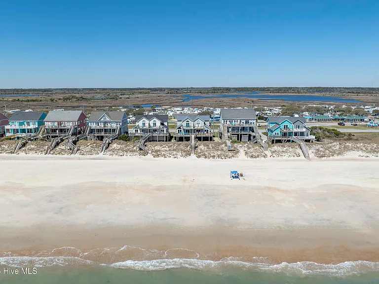 3994 Island Dr — Photo 12