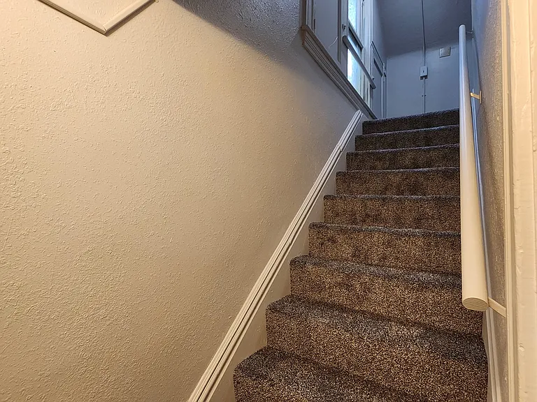 210 Radcliffe St — Photo 29