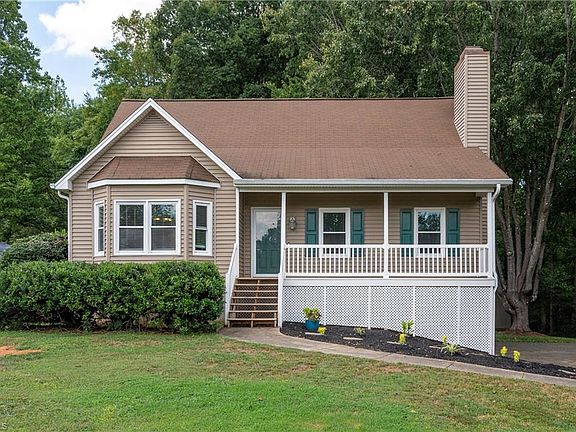 2nd image of 1113 Ridgecliff Dr