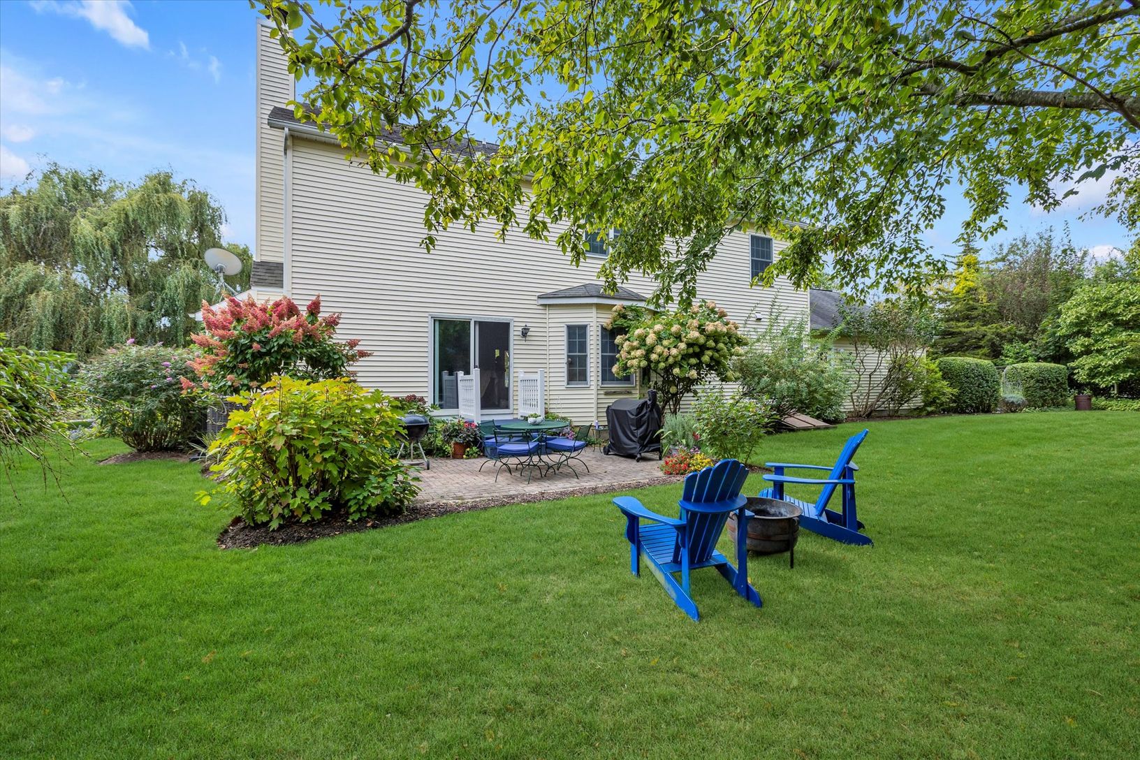 Lovely Peaceful Gardens