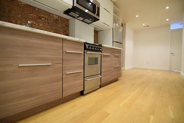 Rented by J Misrahi Realty Corp | media 23