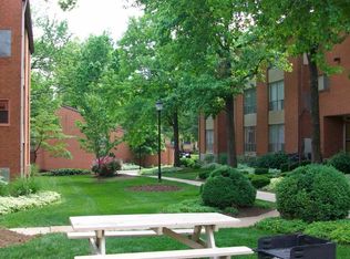 4460 Greenwich Ct APT A8, Saint Louis, MO 63108