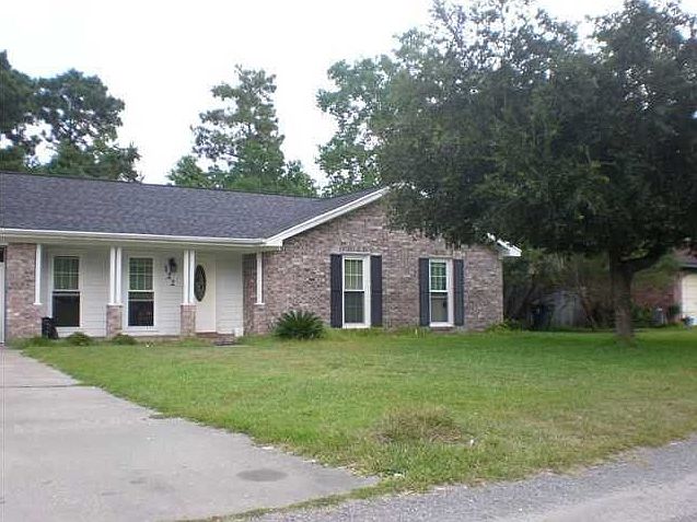 2nd image of 122 James Rd