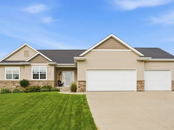 1229 Partridge Ln, Waterloo, IA 50701
