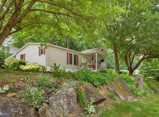 223 Maple Ave, Manheim, PA 17545