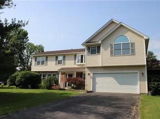 1416 Creek Point, Farmington, NY 14425