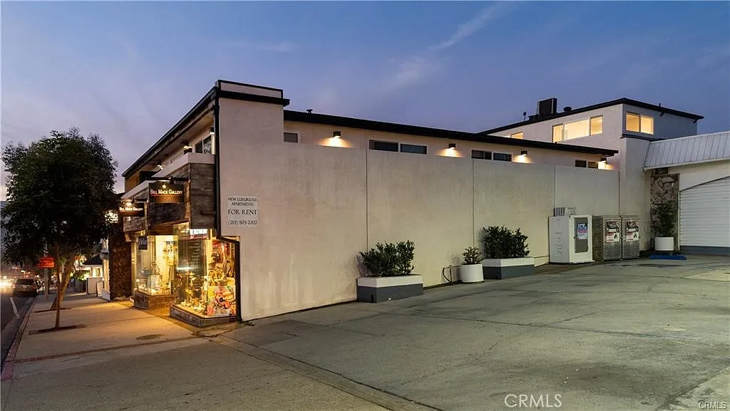 2 bed, 1000 sqft, $5,800 — Photo 4