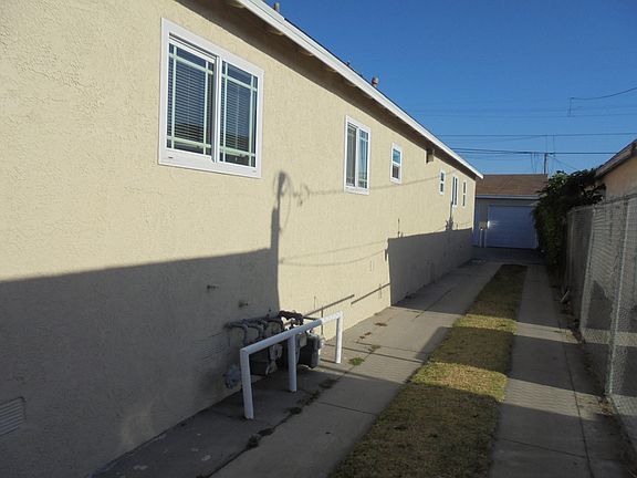 4th image of 3520 E 57th St