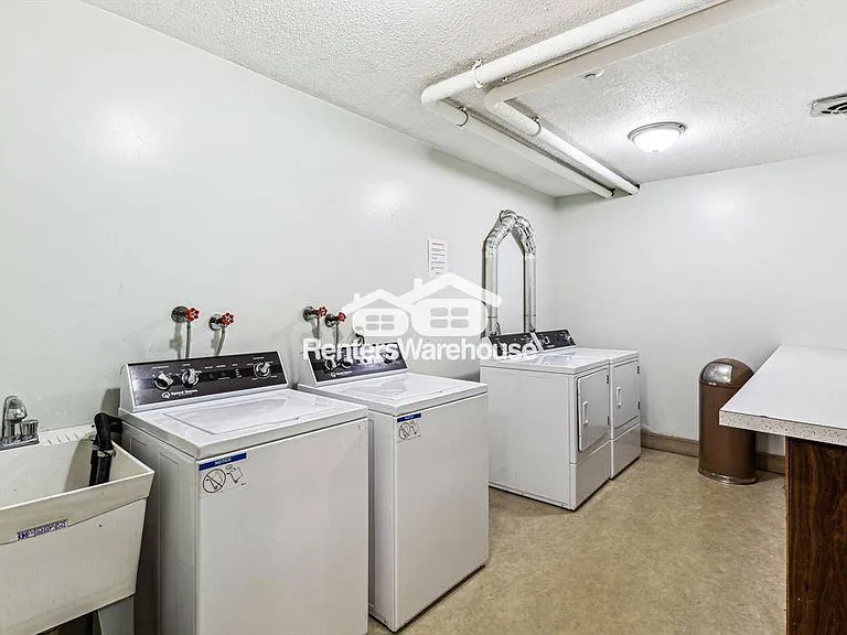 10840 Rockford Rd #203 — Photo 11