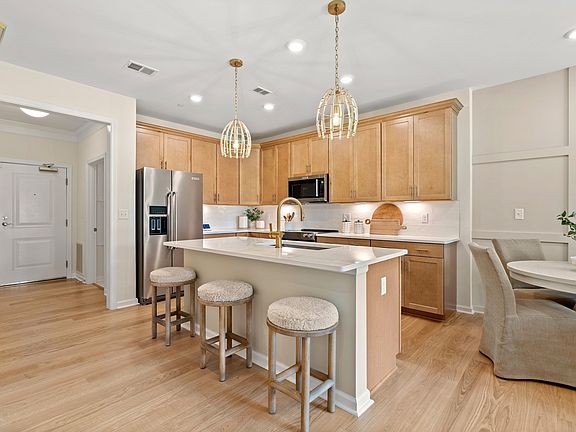 2nd image of 8 Peters Farm Way #212