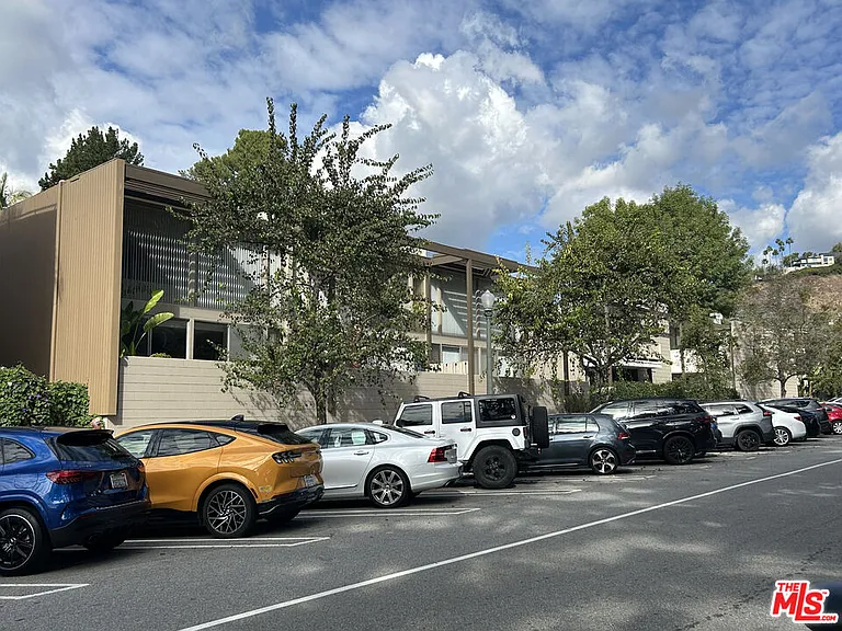 833 Moraga Dr #6 — Photo 12