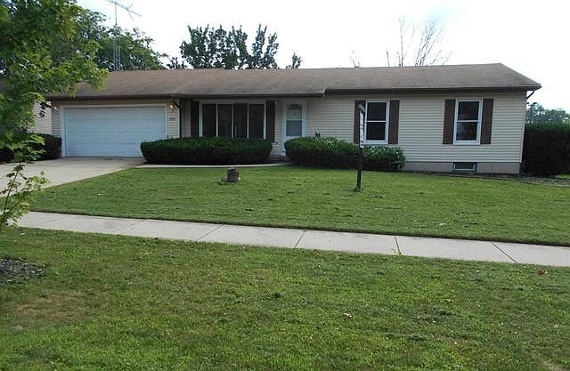 1st image of 107 Acorn Dr