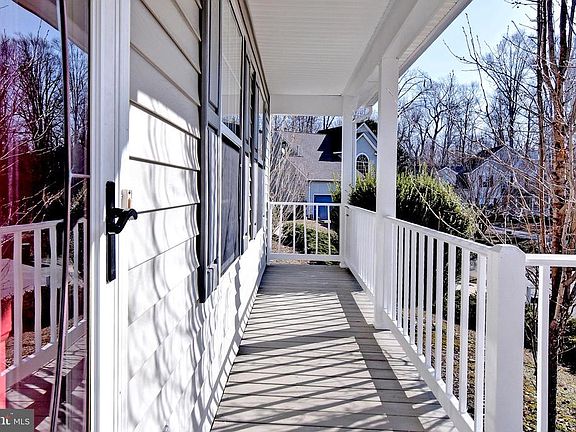 3rd image of Rosewood Ct