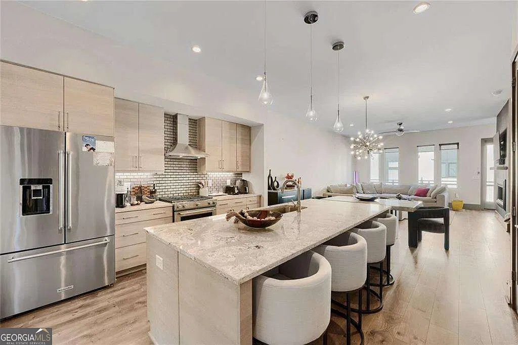 3 bed, 3.5 bath, $4,500 — Photo 4