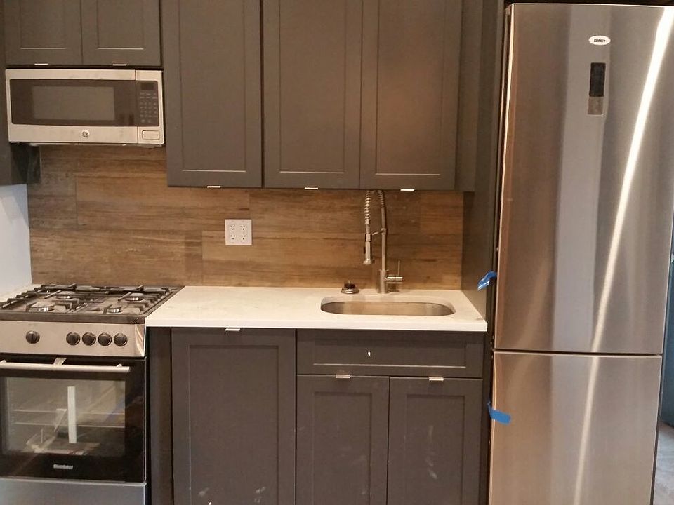 1st image of 131 Tompkins Ave #4LR