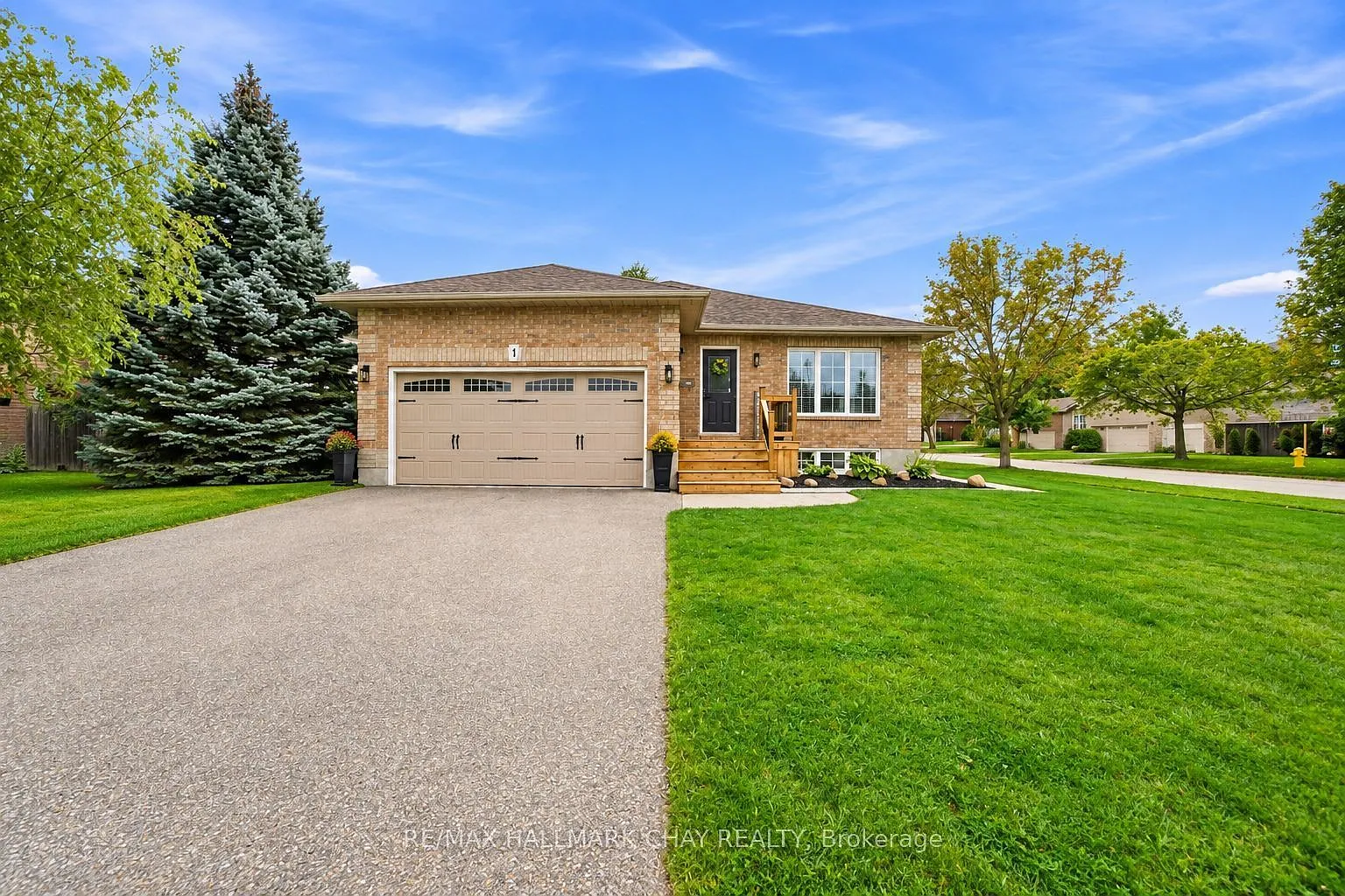 3 bed, $2,000 — Photo 1