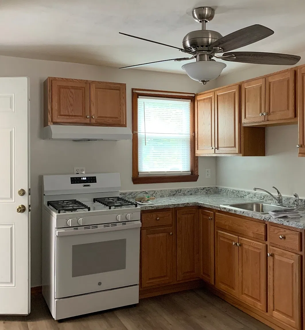 2 bed, 1.0 bath, 1200 sqft, $1,600 — Photo 3