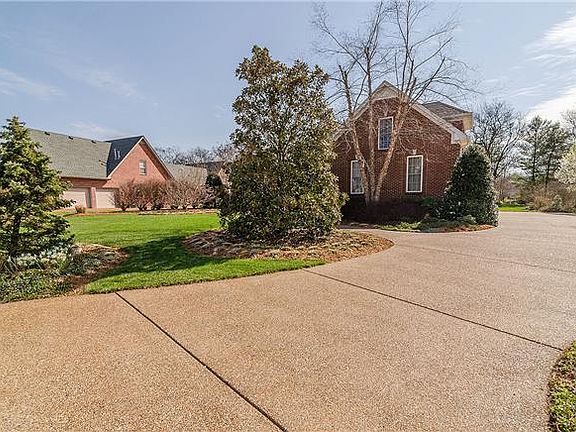 2nd image of 1117 Willow Lake Dr