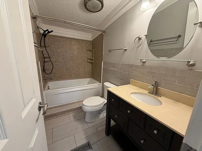 207 Big Tree Dr — Photo 14