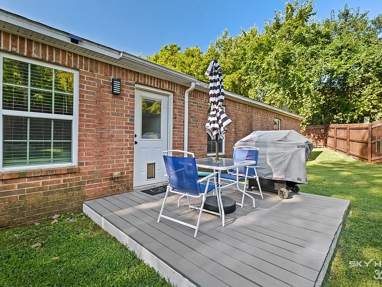 729 S Erika Ave — Photo 45