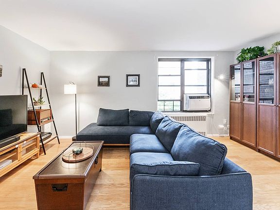 3rd image of 3105 Avenue V APT 5C
