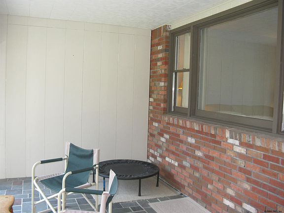 4th image of 1 Nancy Ln