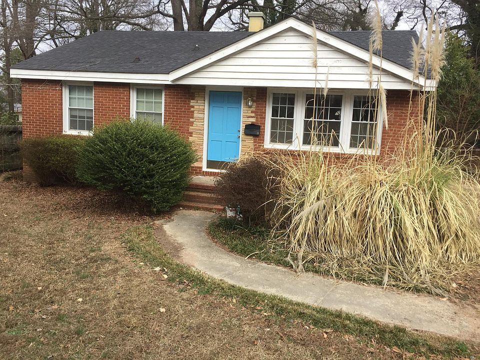Adorable Brick home in Oakhurst